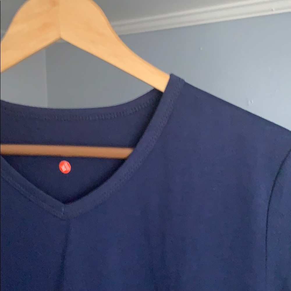 Men’s Casual Short Sleeve V-Neck T-Shirt (Size M)